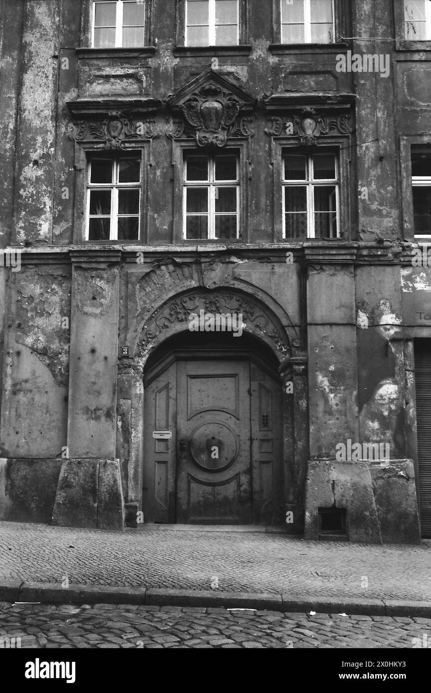 Residential restoration Black and White Stock Photos & Images - Alamy