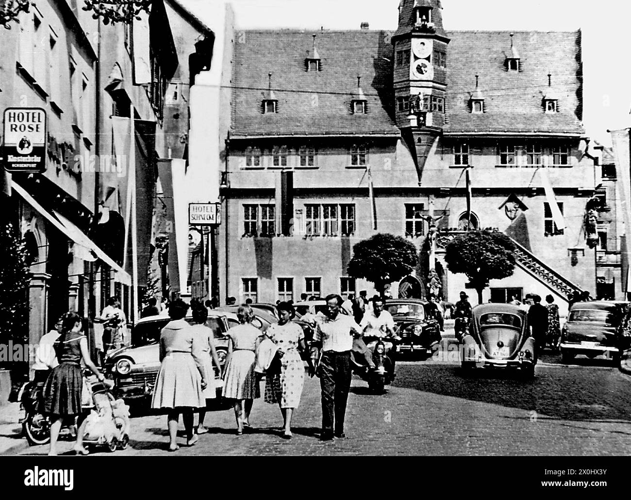 Public traffic in front of the town hall [automated translation] Stock Photo