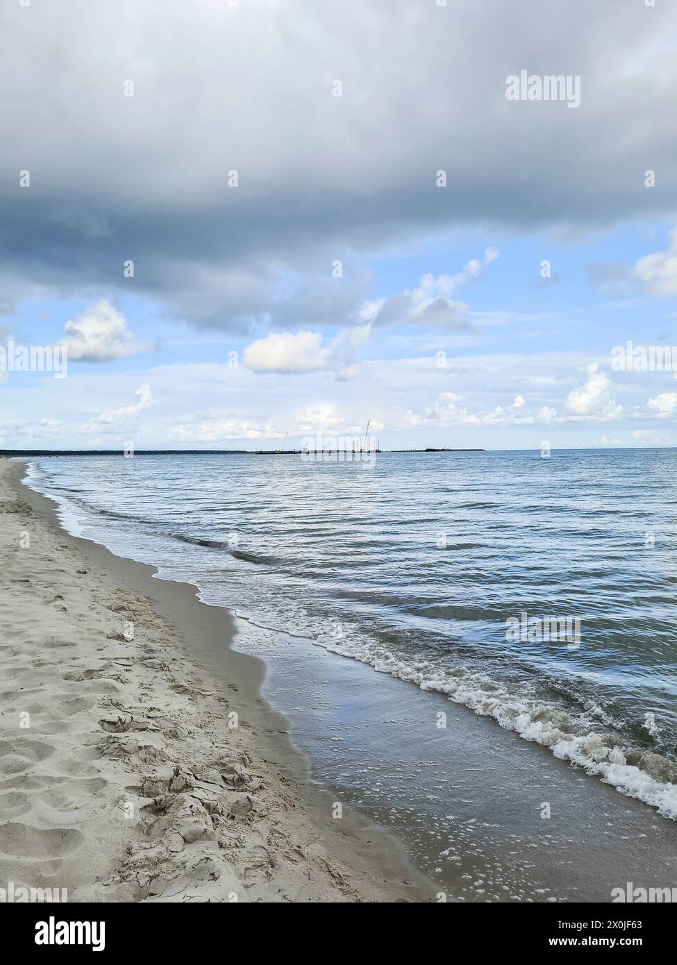 Germany, Mecklenburg-Western Pomerania, Prerow, Cloud formation in the sky above the beach of Prerow on the Baltic Sea coast Stock Photo