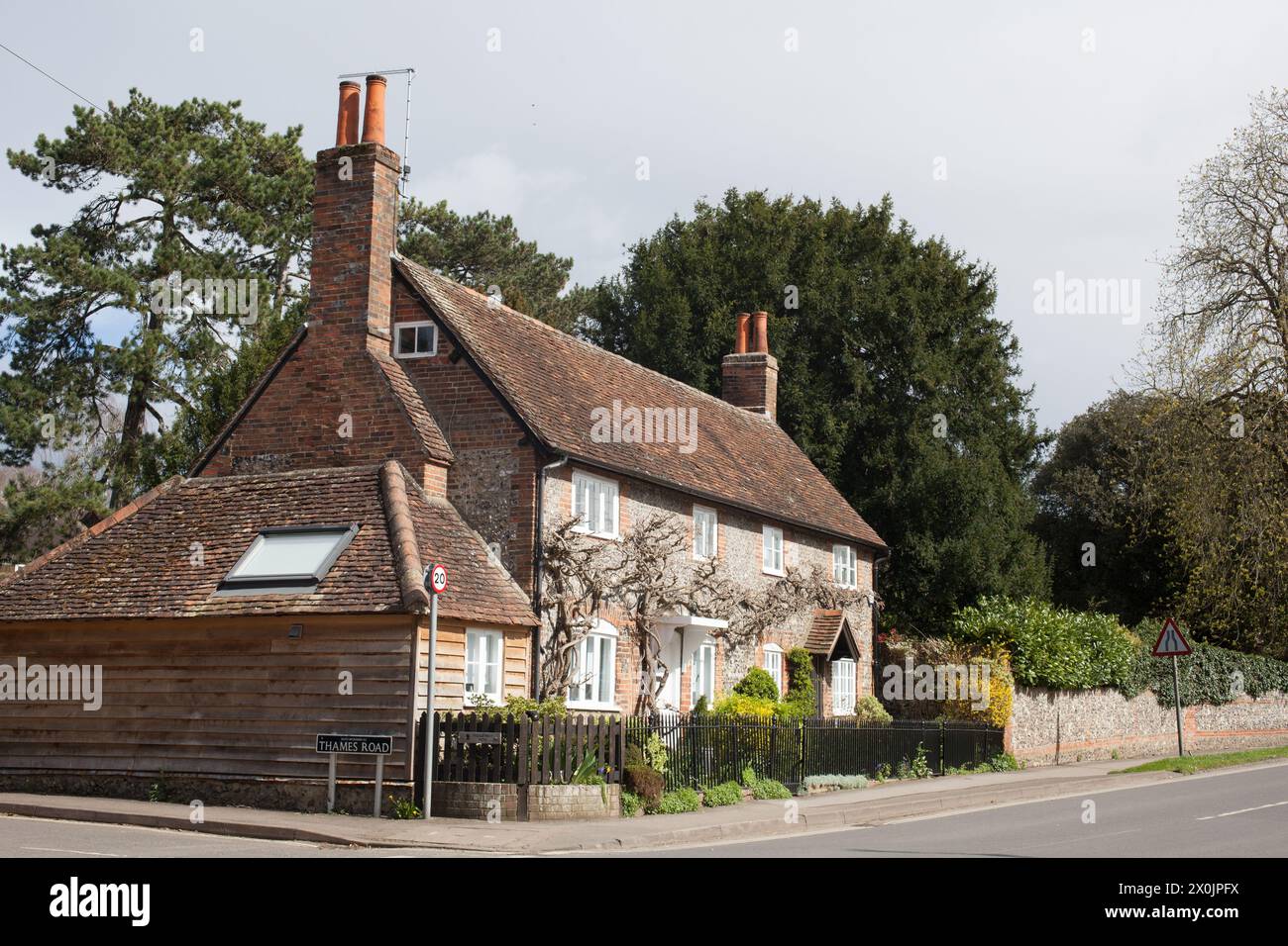 Old houses in Goring on Thames, Oxfordshire in the United Kingdom Stock Photo Alamy