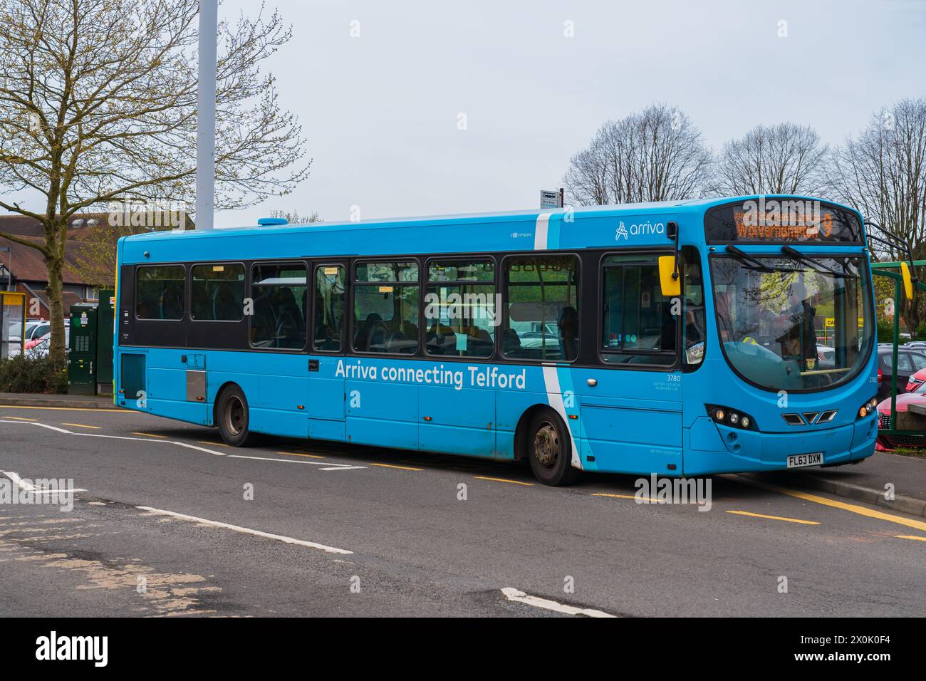 Bridgnorth, UK – April 12th 2024:  Arriva single decker blue bus arriving in Bridgnorth, Shropshire, UK.  Public transport bus Stock Photo