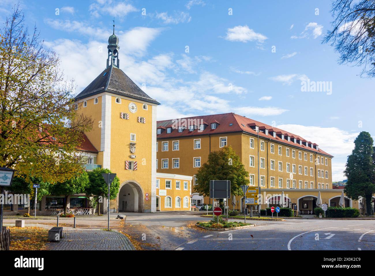 Laufen, Old Town, city gate Oberes Stadttor (Salzburger Tor), Schloss Laufen Castle, Berchtesgadener Land, Upper Bavaria, Bavaria, Germany Stock Photo