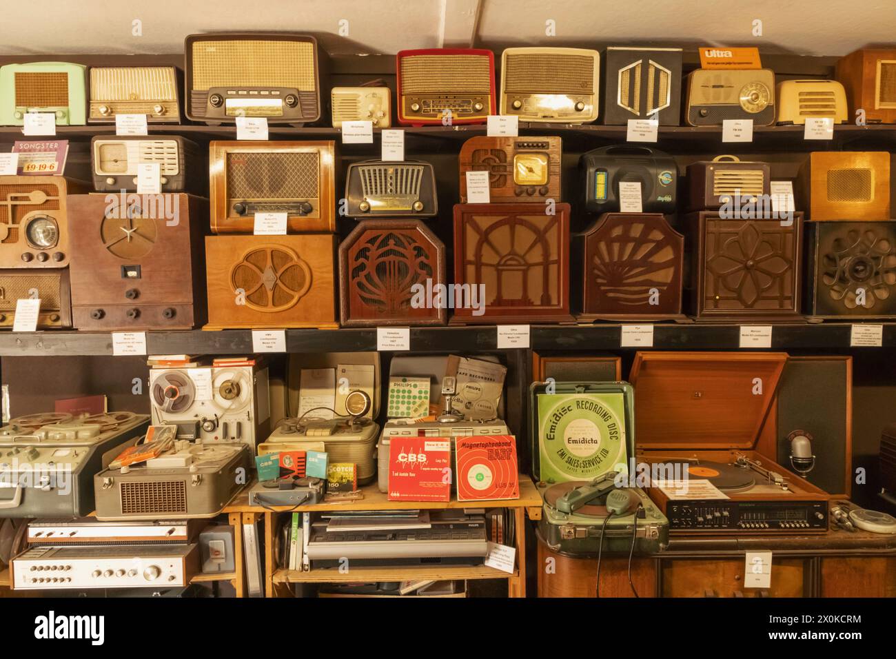 England, West Sussex, Arundel, Amberley Museum and Heritage Centre, Exhibit of Vintage Radios and Record Players Stock Photo