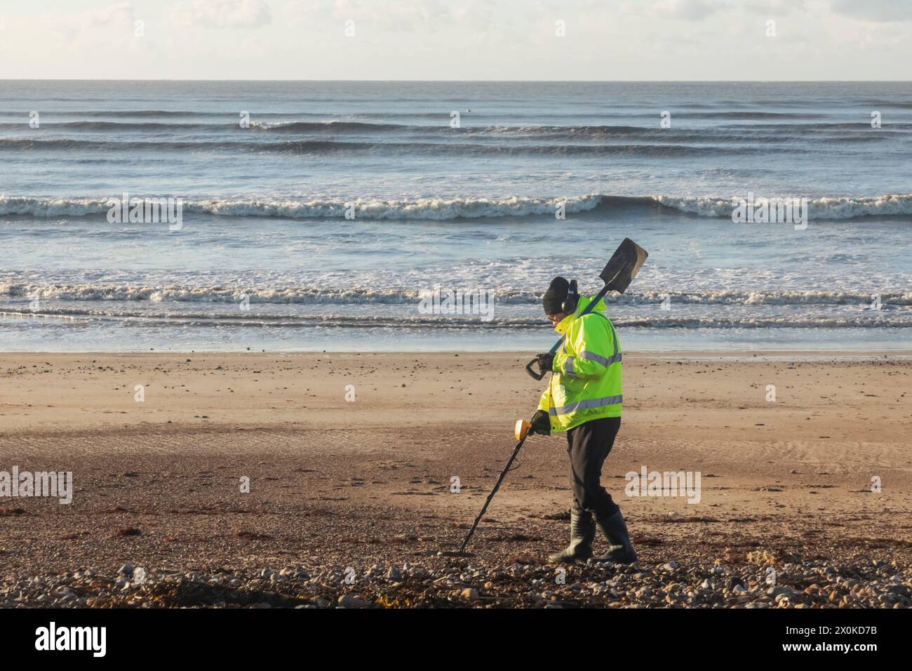 England, West Sussex, Littlehampton, Metal Detecting on the Beach Stock Photo Alamy