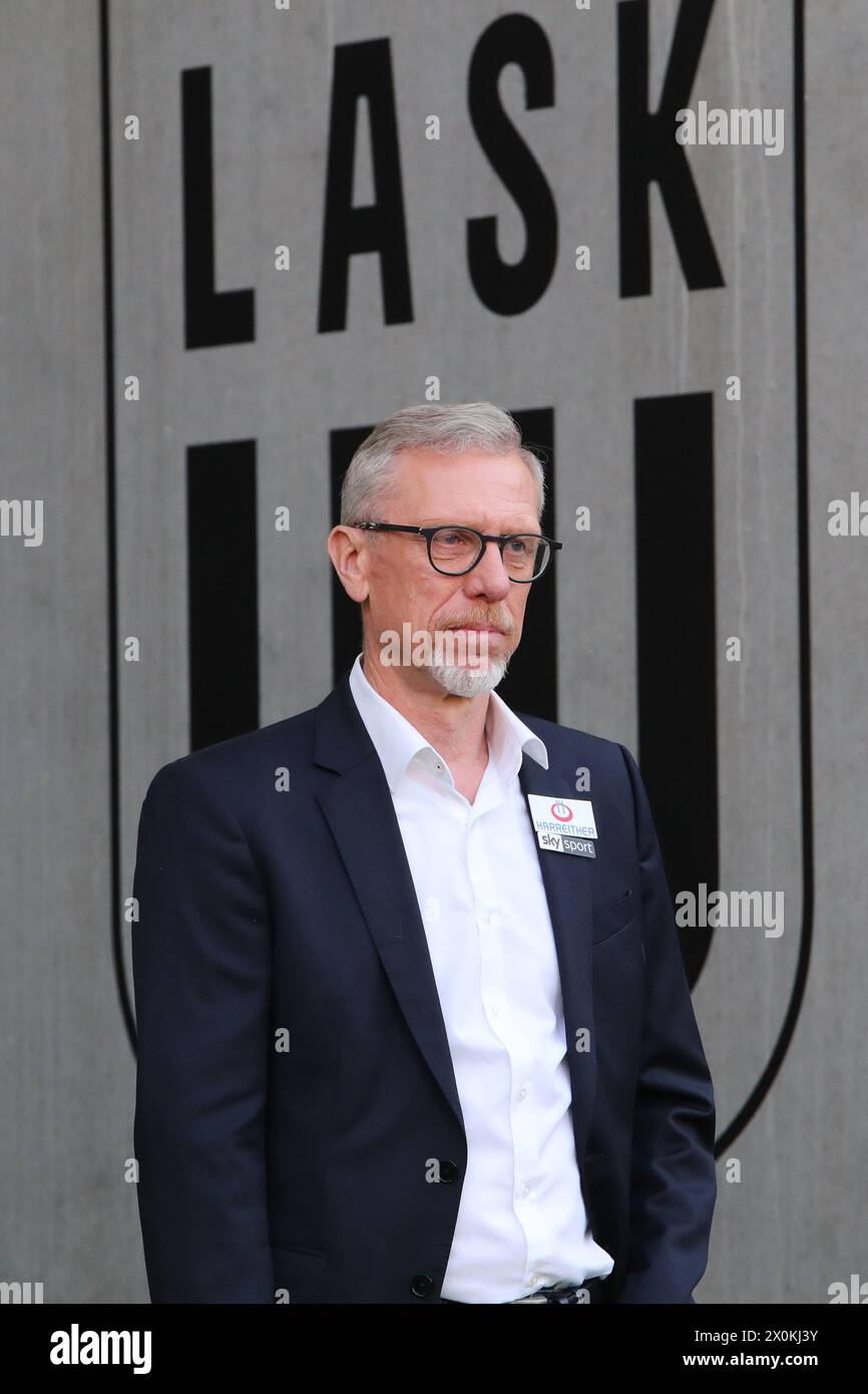 Linz, Austria. 12th Apr, 2024. LINZ, AUSTRIA - APRIL 12: former austrian football player and TV expert Peter Stoeger of Austria during the Admiral Bundesliga match between LASK and FC Red Bull Salzburg at Raiffeisen Arena on April 12, 2024 in Linz, Austria .240412 SEPA 07 136 - 20240412 PD11292 Credit: APA-PictureDesk/Alamy Live News Stock Photo