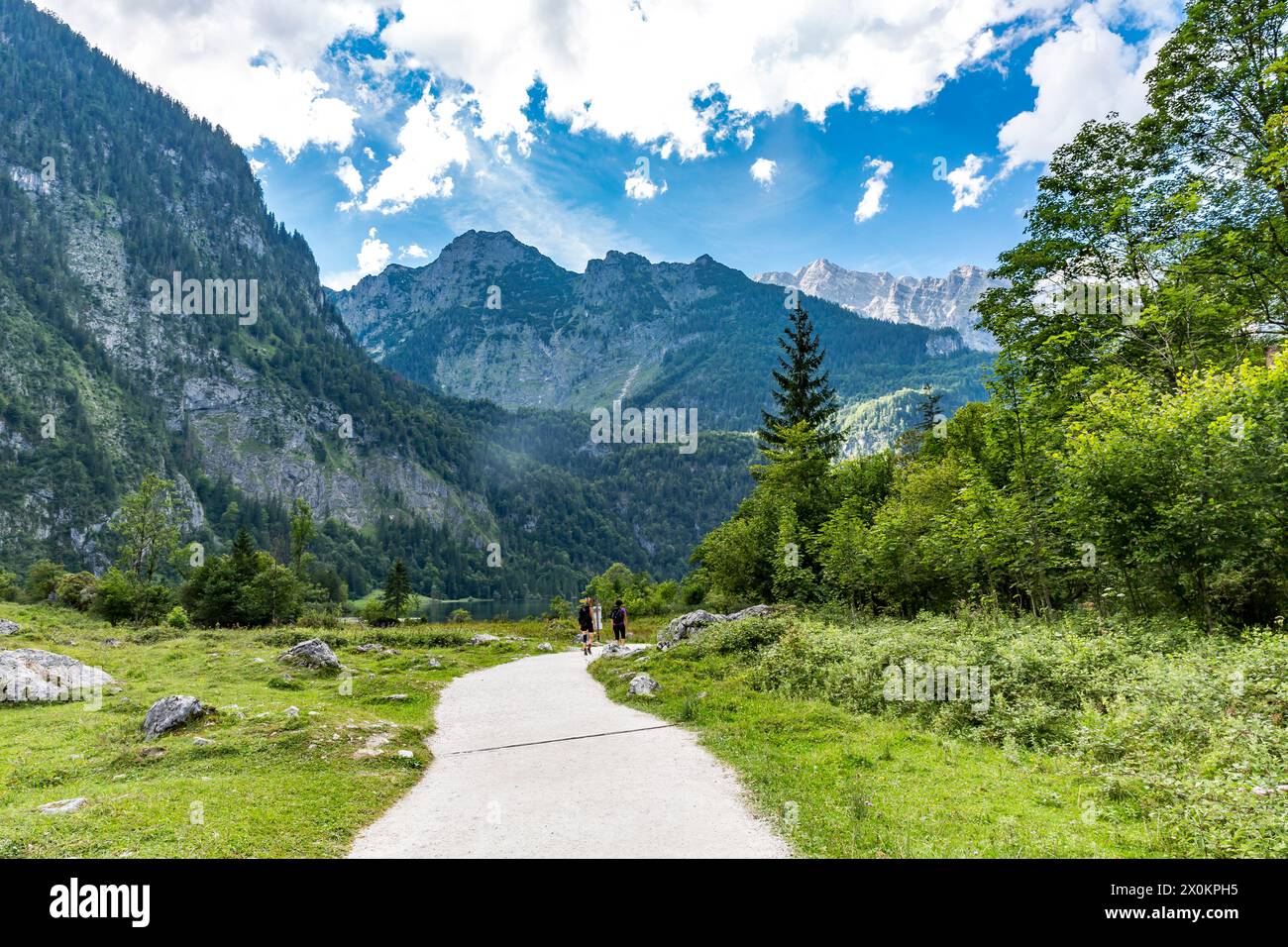 hiking-trail-from-saletalm-to-obersee-k-nigssee-behind-watzmann