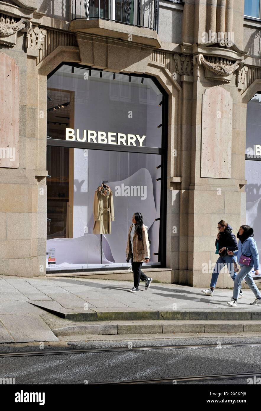 Burberry window display hi res stock photography and images Alamy