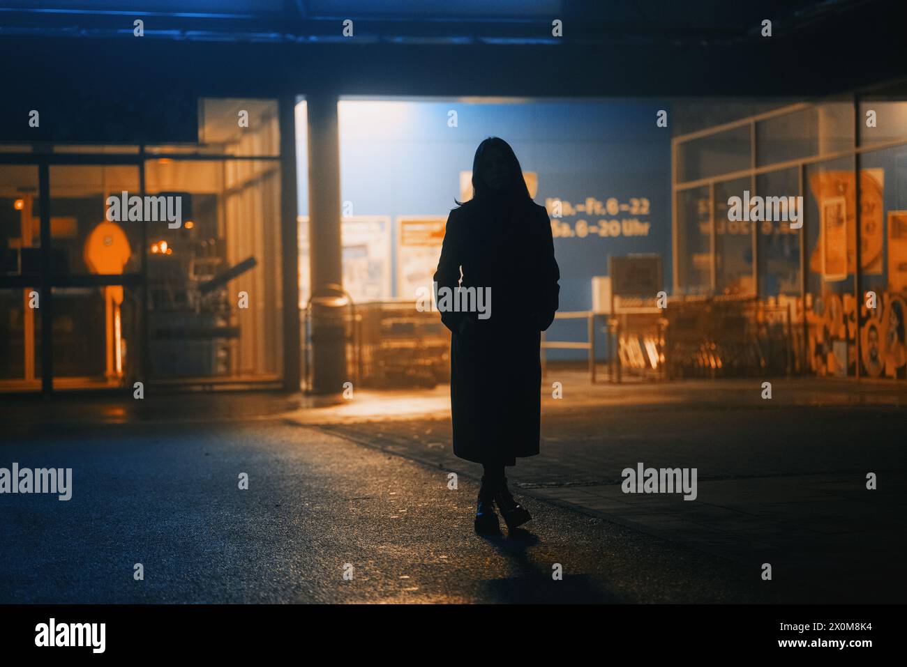 Long coat hi-res stock photography and images - Alamy