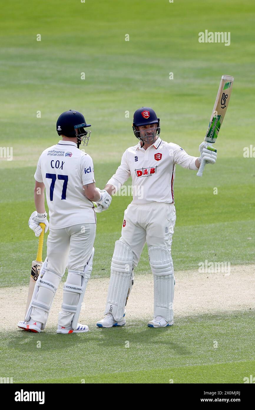 Dean Elgar of Essex raises his bat to celebrate reaching his fifty during Essex CCC vs Kent CCC, Vitality County Championship Division 1 Cricket at Th Stock Photo