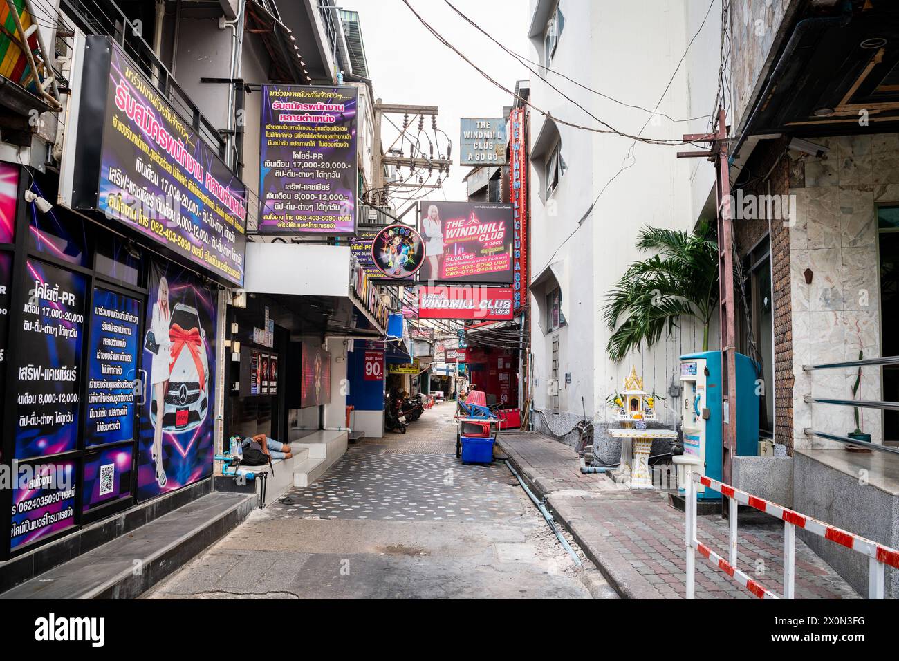 Bars and clubs in Soi Diamond off Walking Street, Pattaya, Thailand Stock Photo Alamy