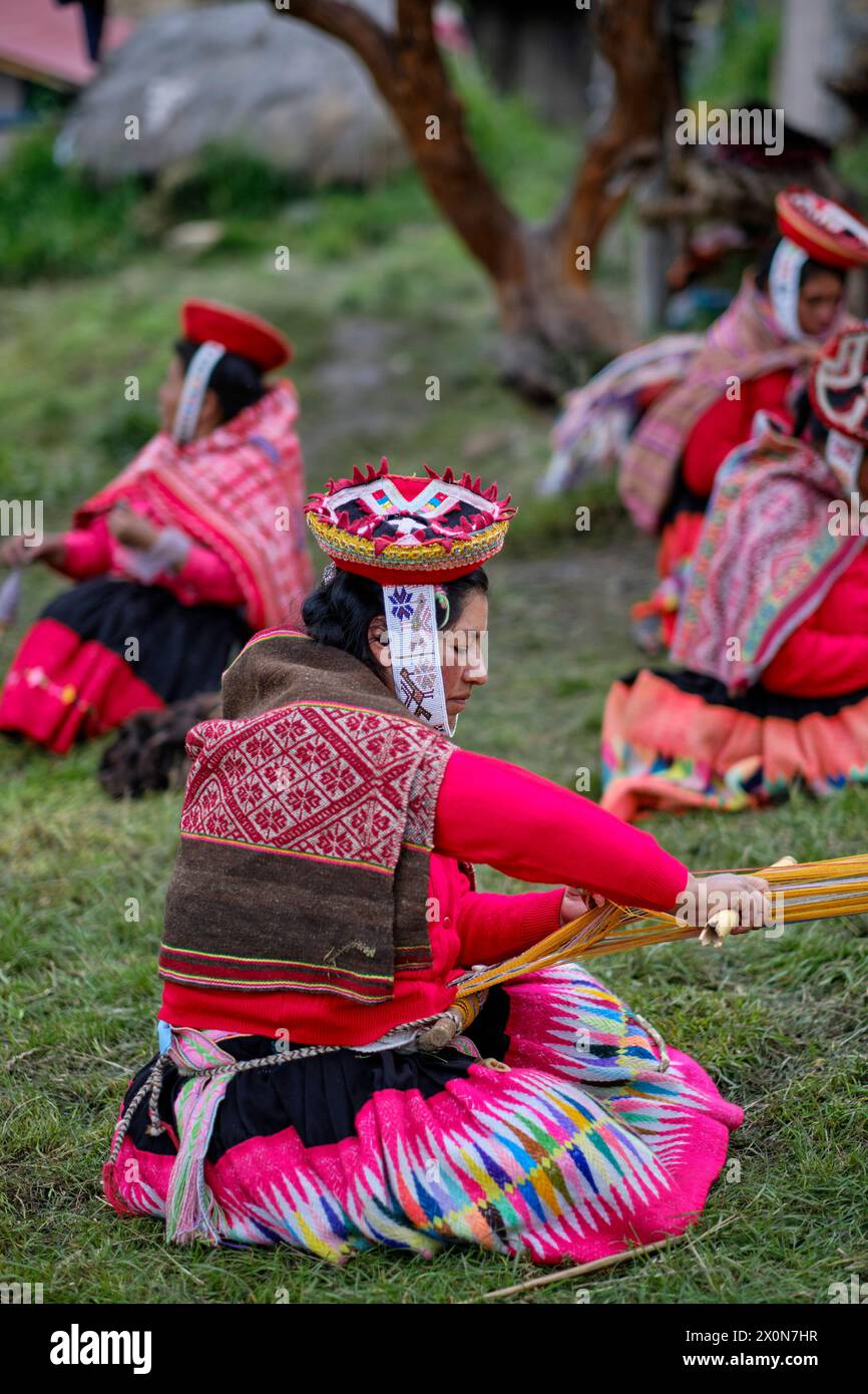 Quecha Inca Peru, province of Cuzco, Sacred Valley of the Incas, quechua community ...