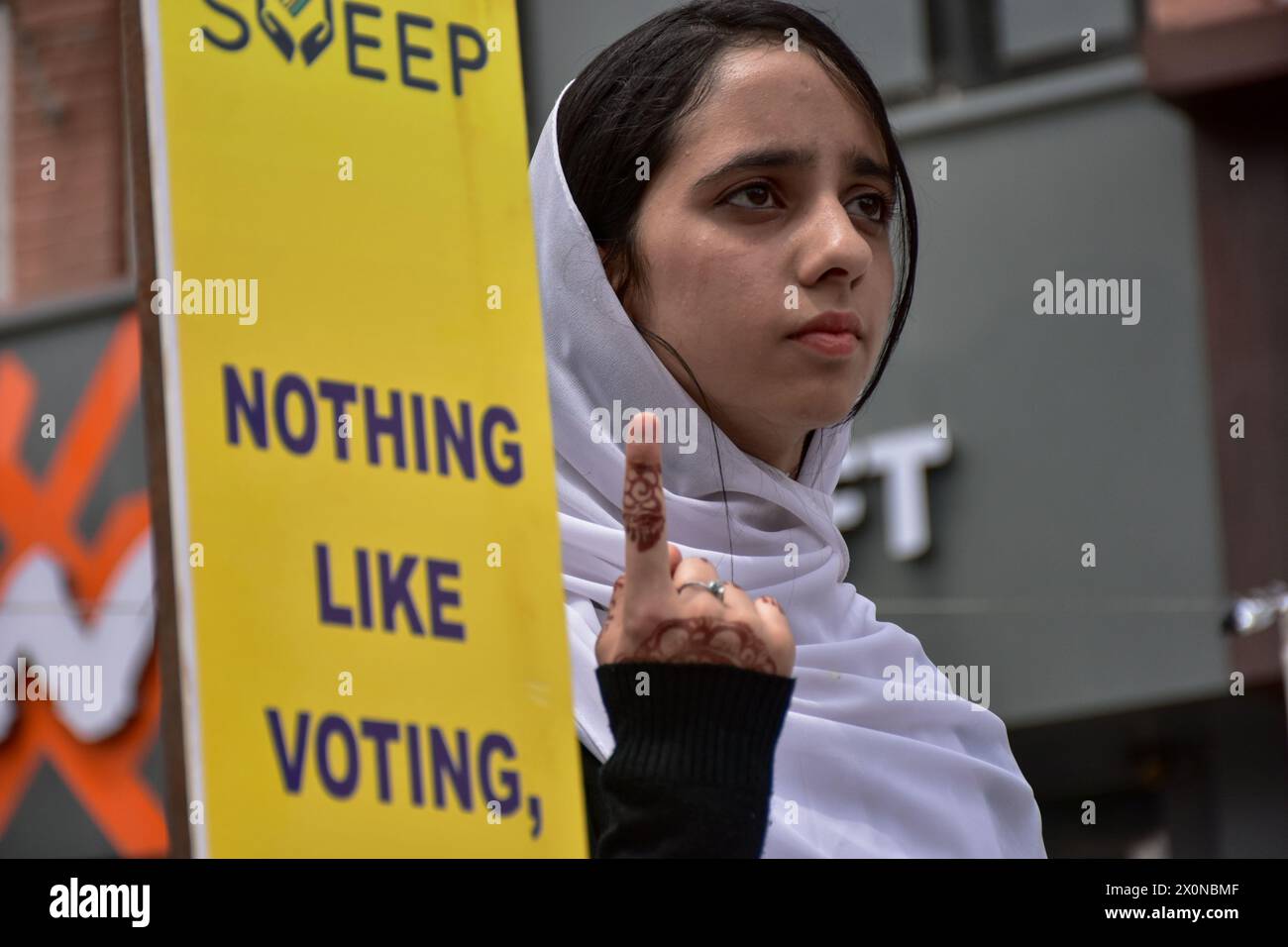 Kashmiri school girl hi-res stock photography and images - Alamy
