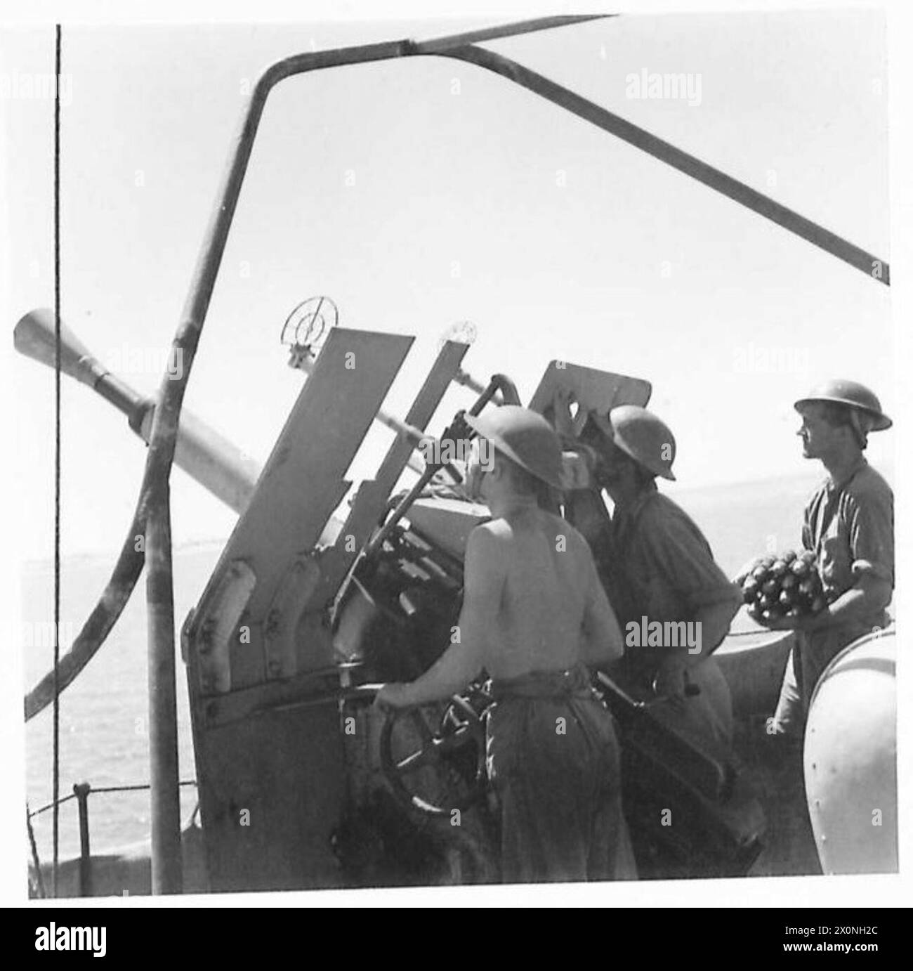 THE MEN WHO CARRY SUPPLIES TO TOBRUK - A pom-pom gun crew in action ...