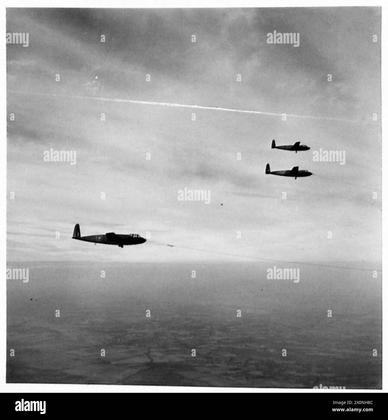 Aircraft operational Black and White Stock Photos & Images - Alamy
