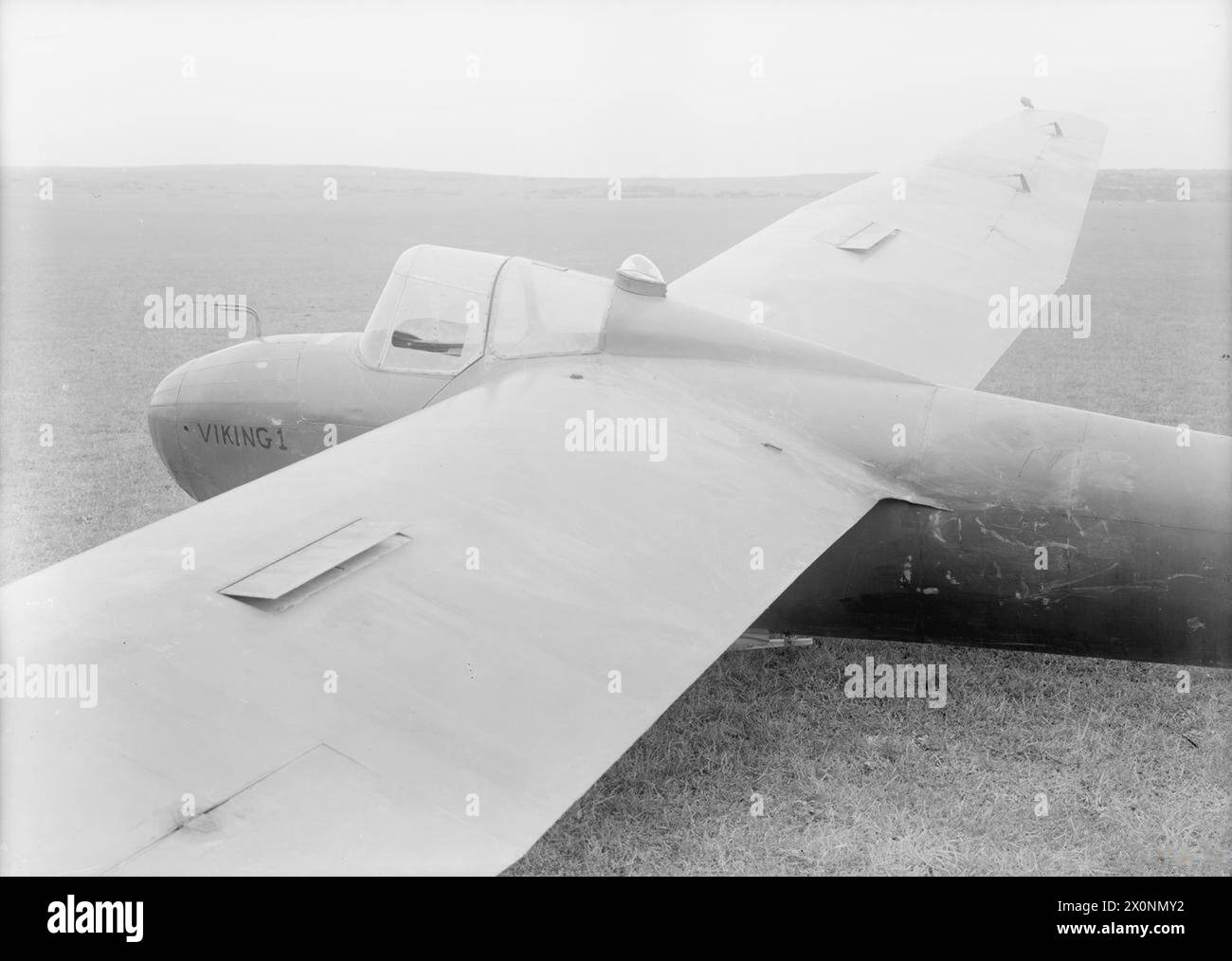 AIR CADETS LEARN ENGINELESS FLIGHT. FEBRUARY 1944, ST MERRYN ROYAL ...