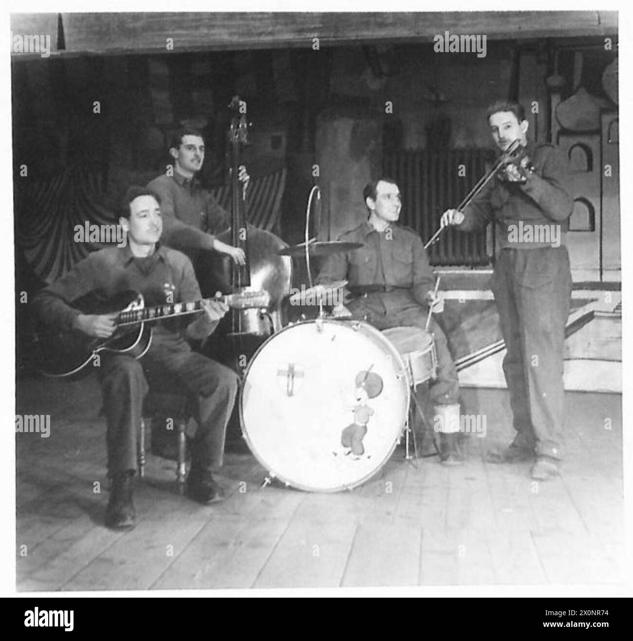 EIGHTH ARMY - The Swing Quartet : Fiddle - Gordon Snashall; Guitar - L