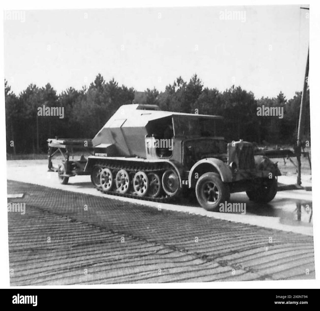 Photographic documentation of British Army operations in North-West ...