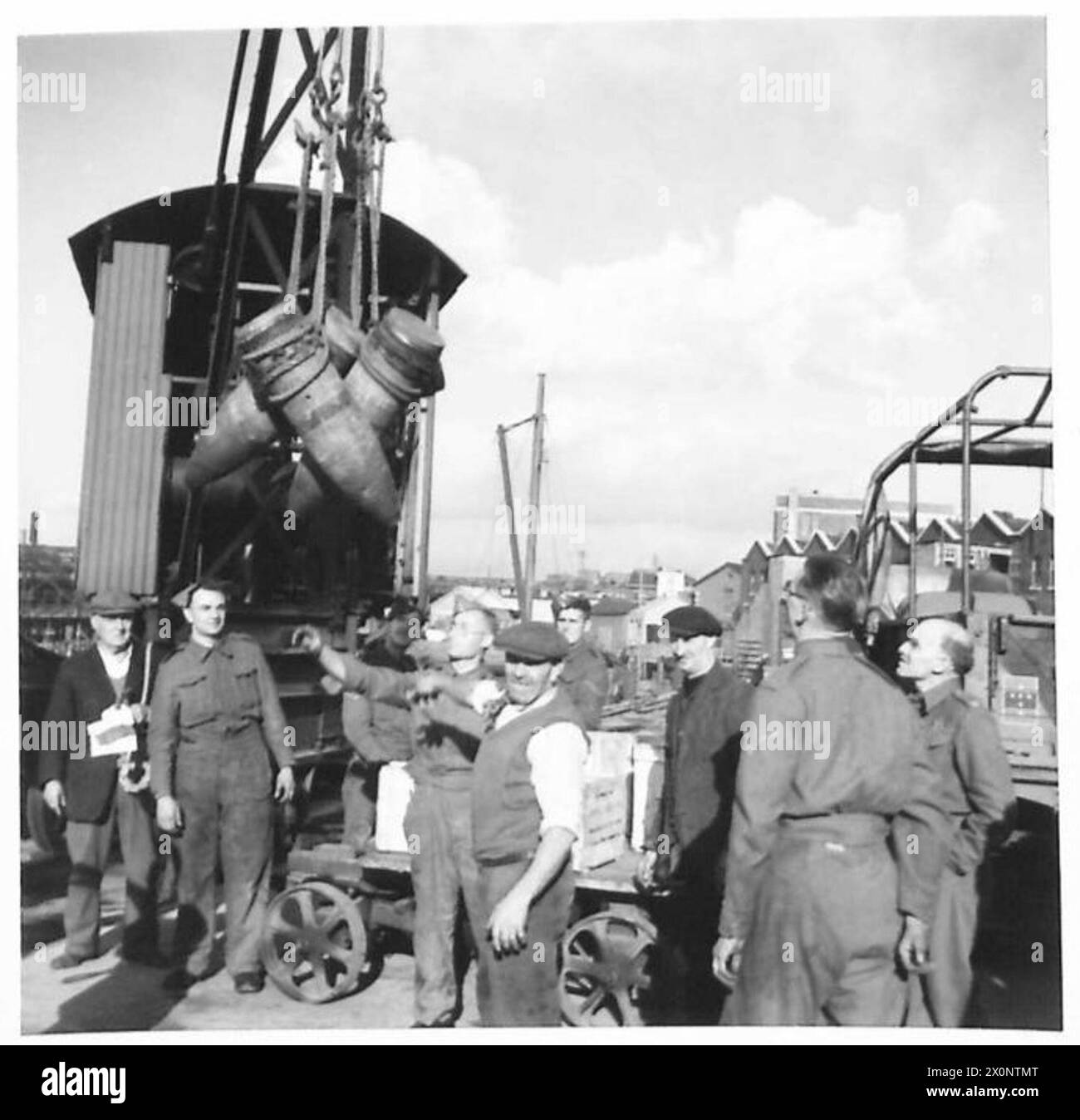 Military artillery preparation hi-res stock photography and images - Alamy