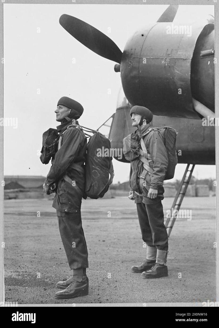 PARACHUTE TROOPS IN TRAINING - Types of British parachute troops ...