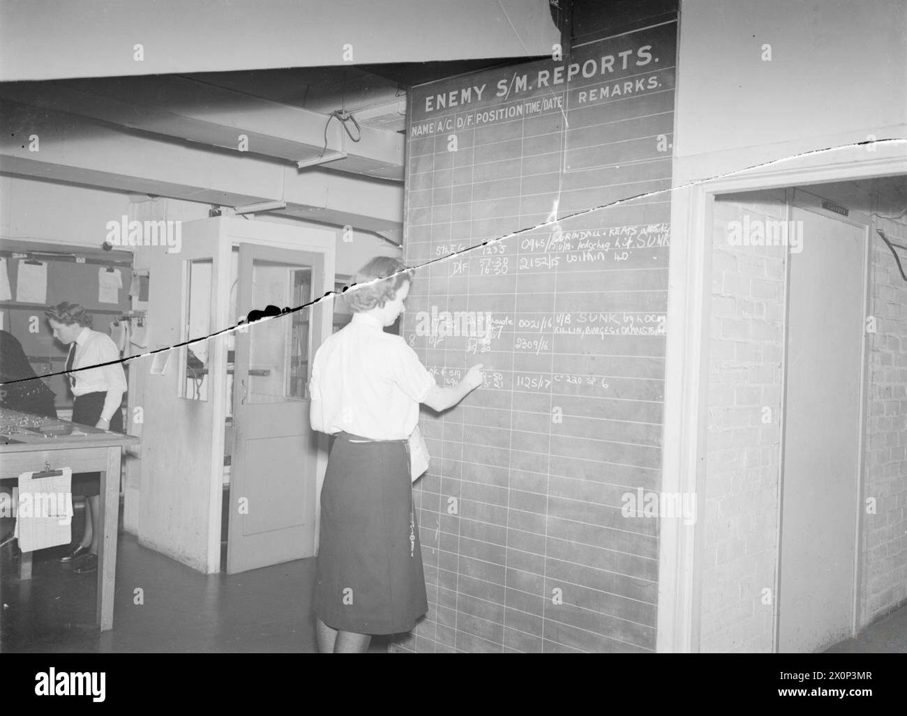 WESTERN APPROACHES OPERATIONS ROOM. 17 AND 18 APRIL 1945, DERBY HOUSE ...