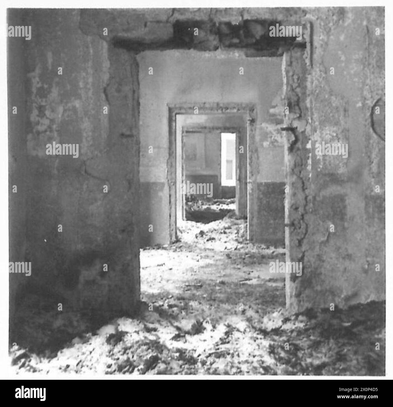 ITALY : FIFTH ARMYDAMAGED CULTURAL BUILDINGS IN NAPLES - Interior view of the library; the rubble on the floor is the remains of some of the books. Photographic negative , British Army Stock Photo