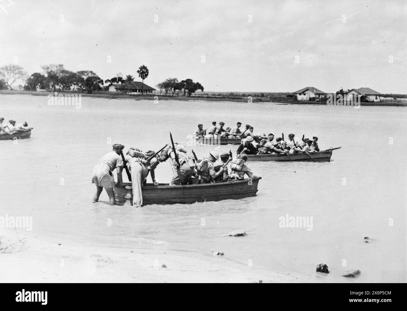 MARINES IN CEYLON TRAIN FOR BATTLE. SEPTEMBER 1943, ROYAL MARINE GROUP