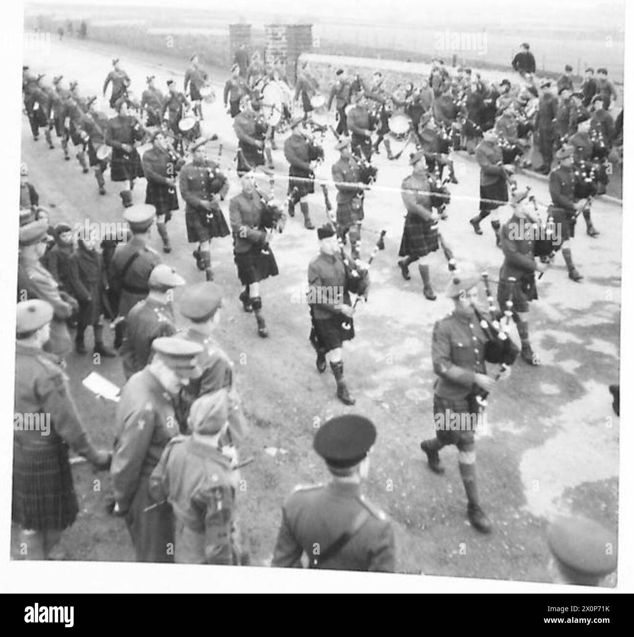 COMMANDERINCHIEF'S SCOTTISH TOURInspecting Scottish Defences CinC
