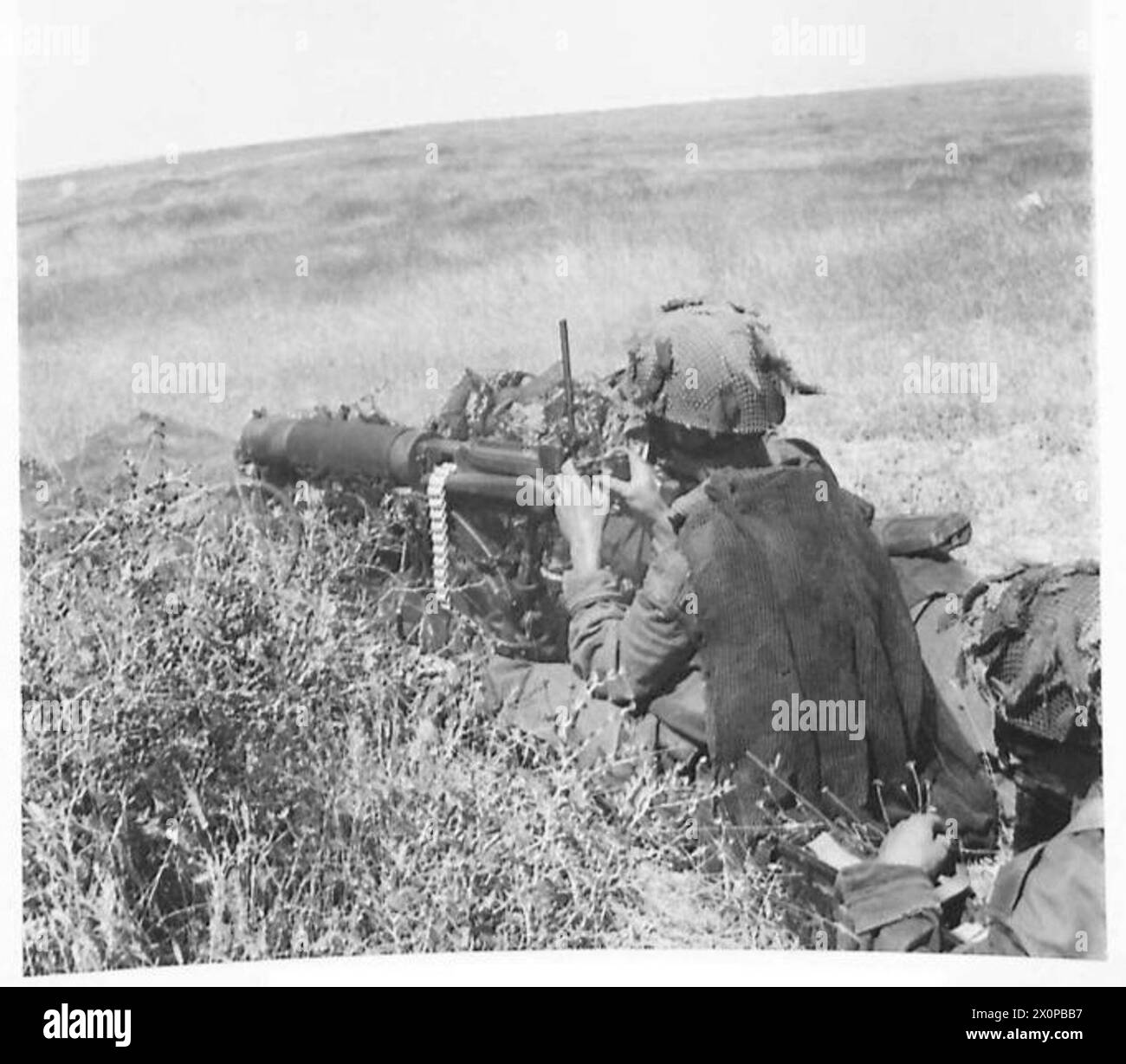 Vickers MMG machine gun in action during an Airborne Division exercise ...