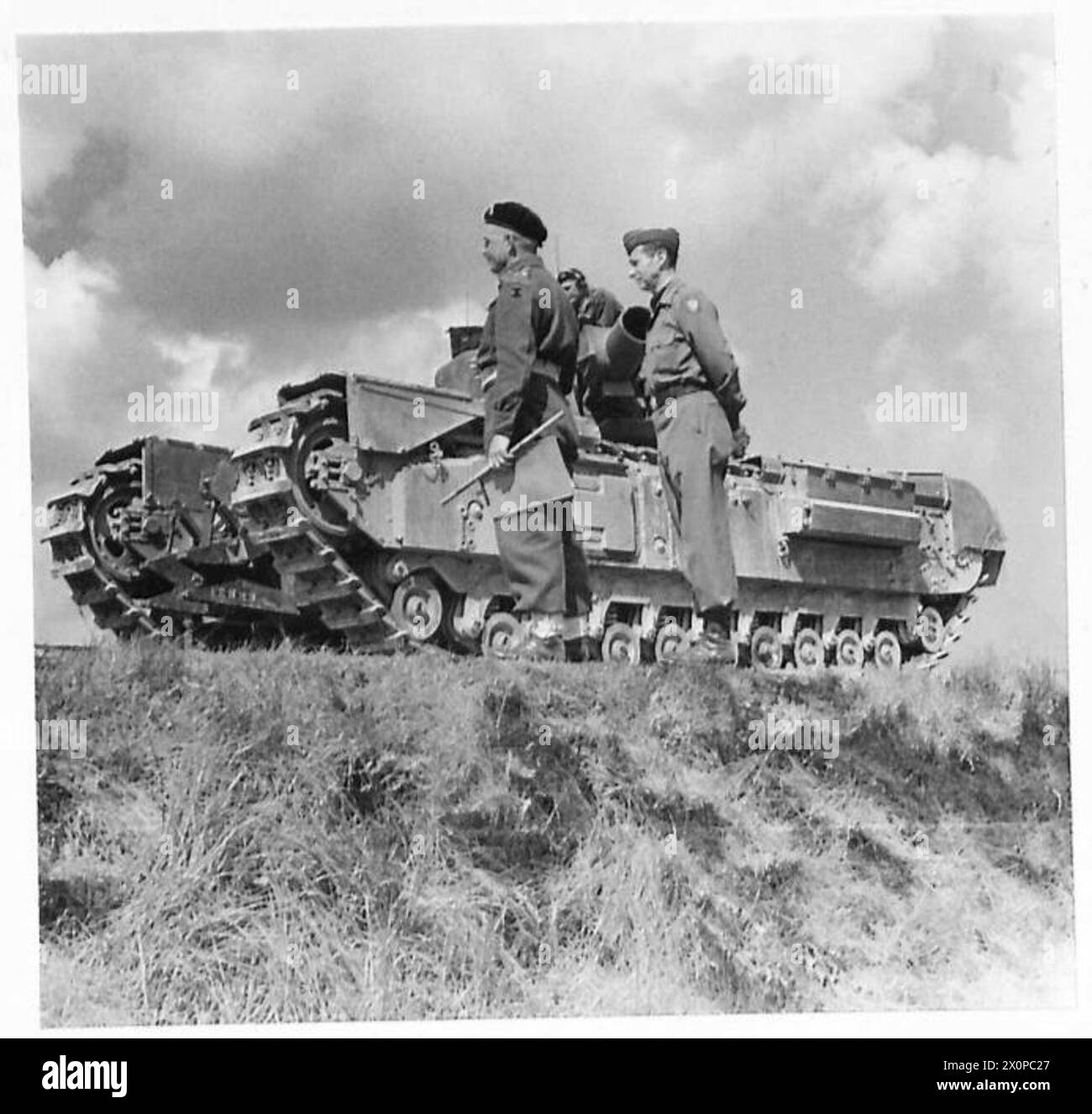 bailey-bridge-and-tank-hi-res-stock-photography-and-images-alamy