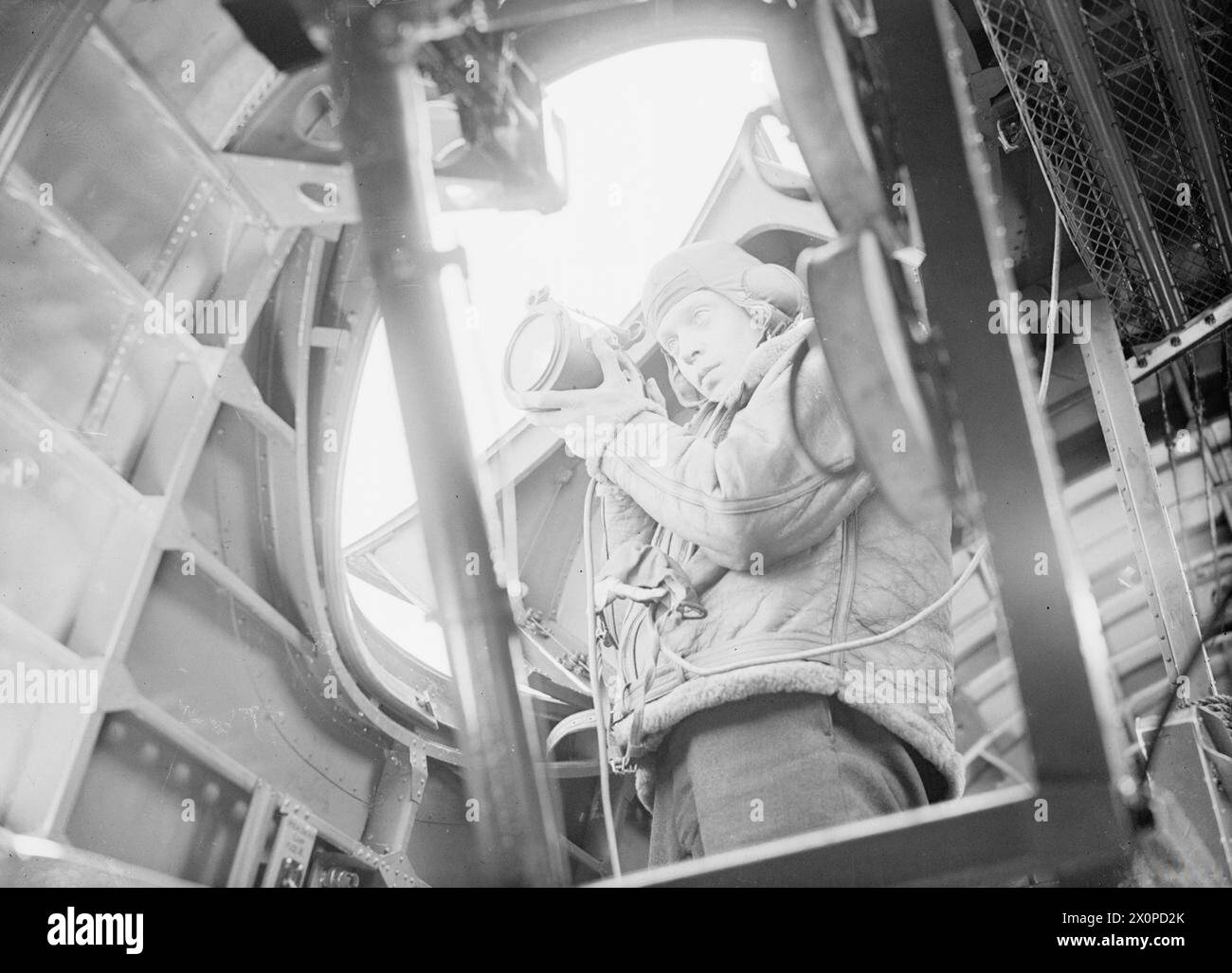 THE SHORT "SUNDERLAND" Wireless operator with aldis lamp on board a