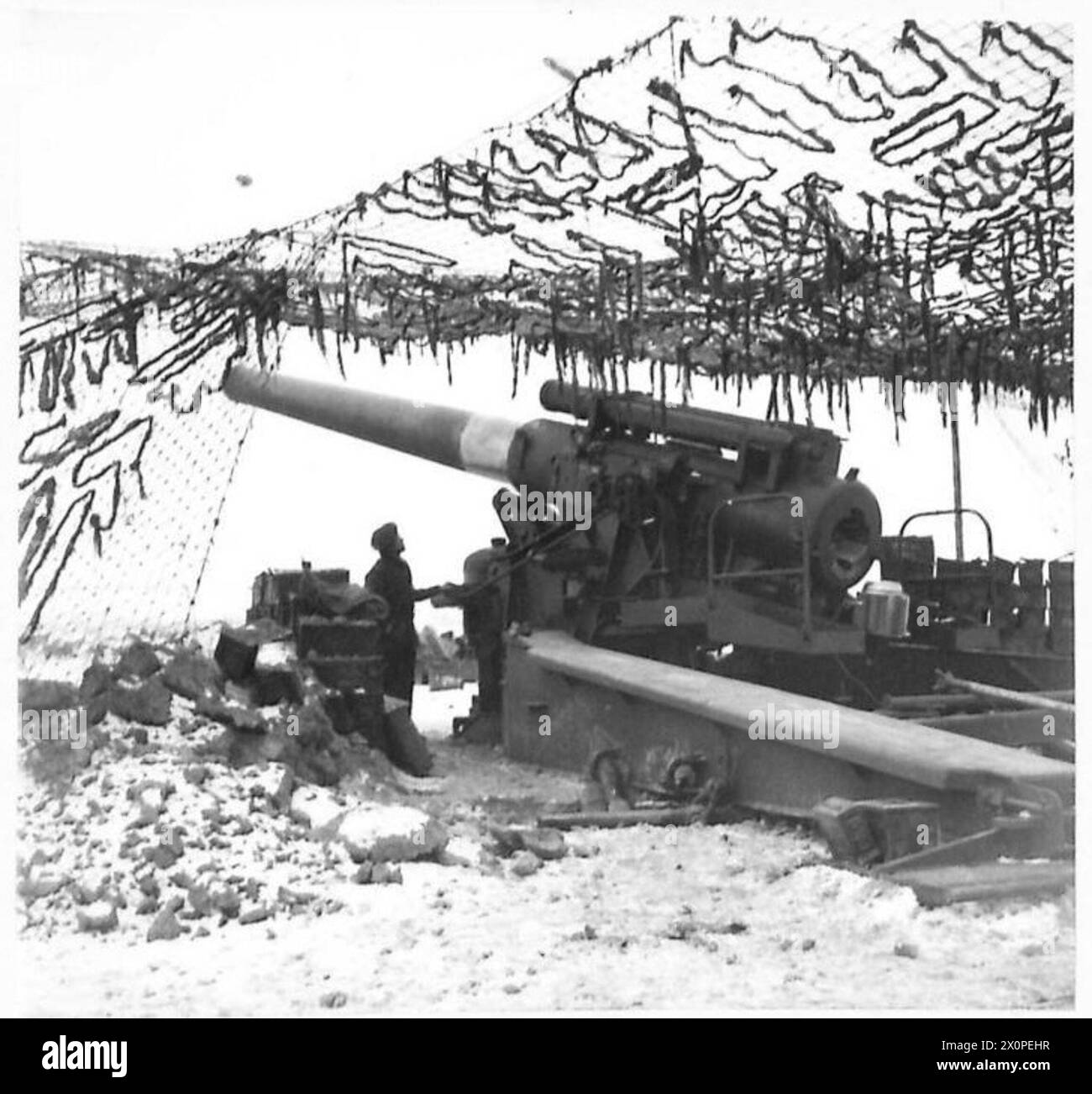 MISCELLANEOUS - The 240 mm gun which is blasting Germany. Photographic negative , British Army, 21st Army Group Stock Photo
