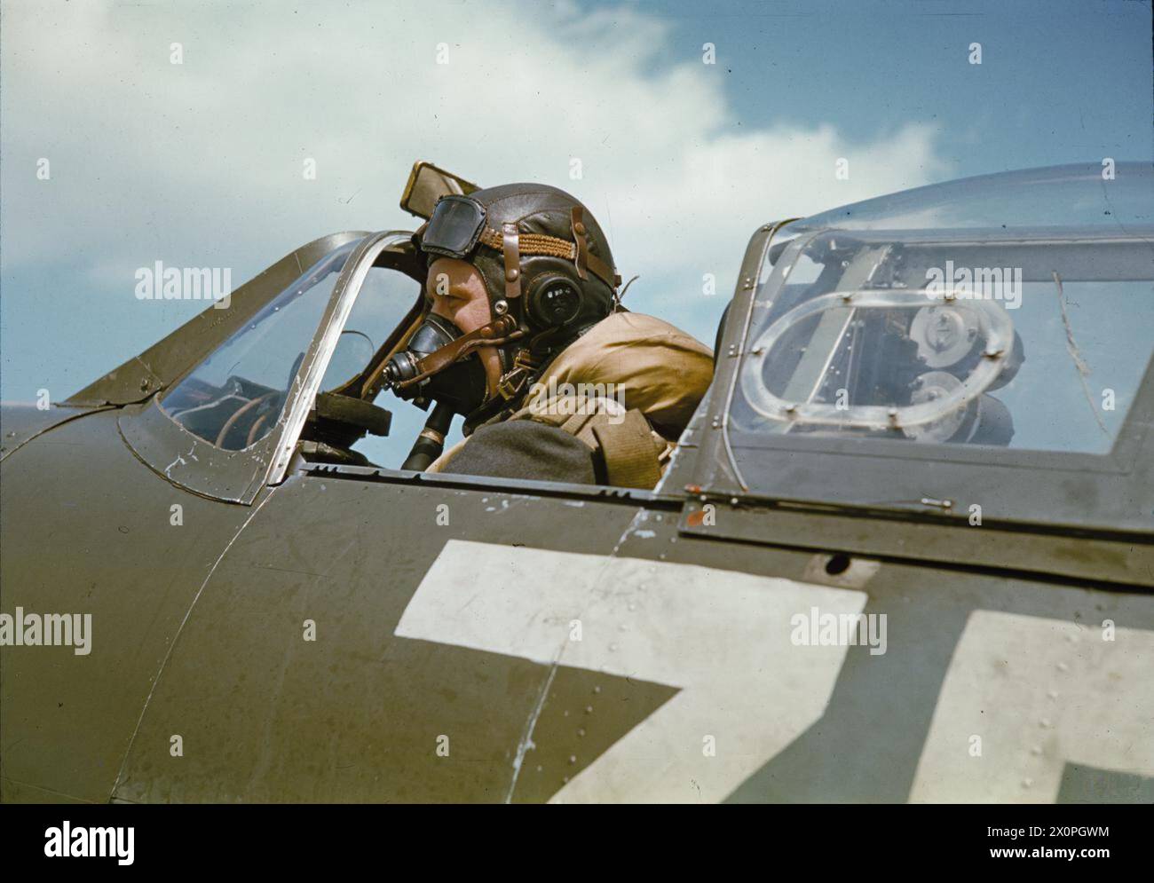 THE ROYAL AIR FORCE IN BRITAIN, MAY 1942 - Flight Lieutenant Laurie of ...