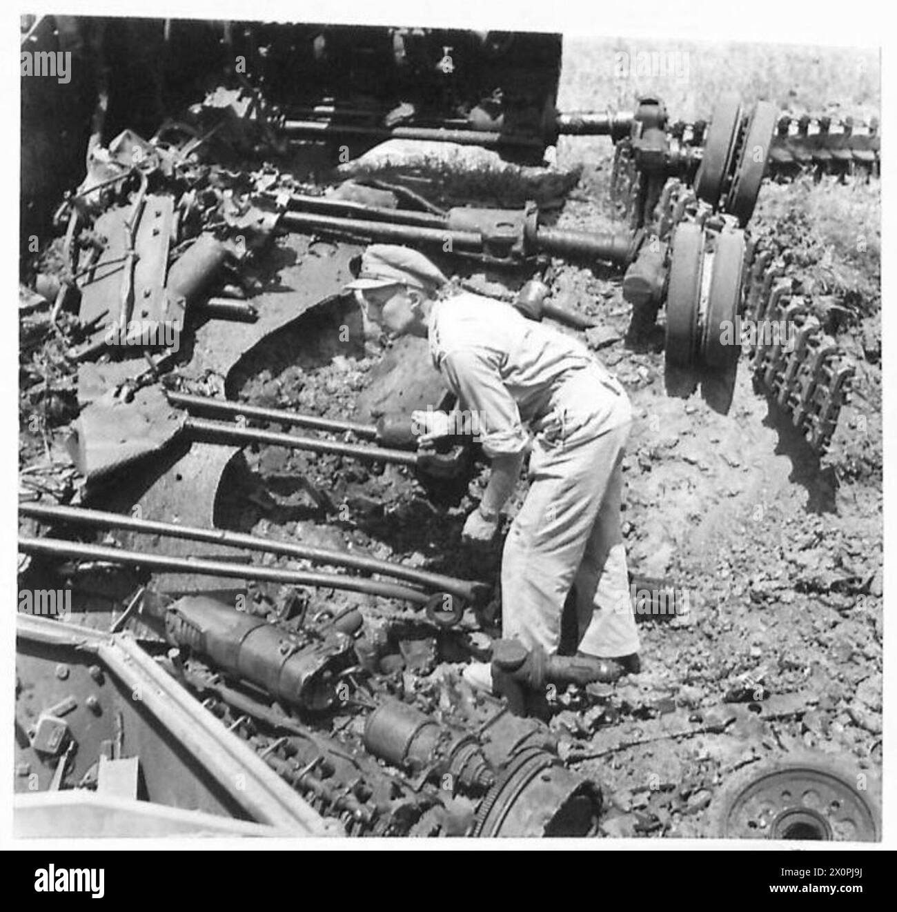 75mm shell Black and White Stock Photos & Images - Alamy