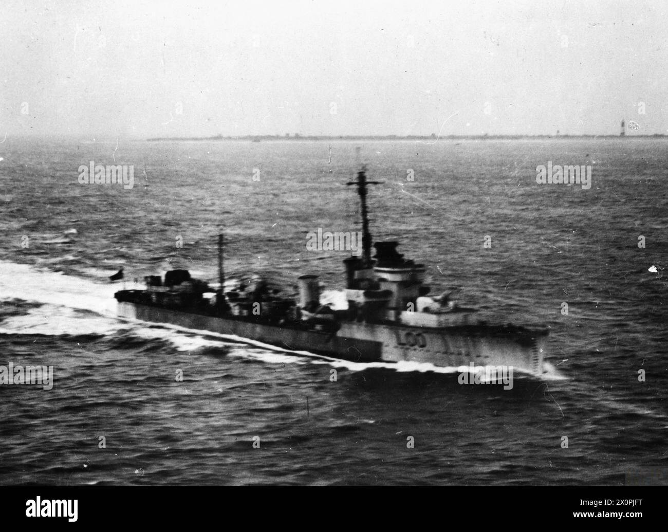 HMS VALOROUS - Underway VALOROUS (ex MONTROSE) Stock Photo