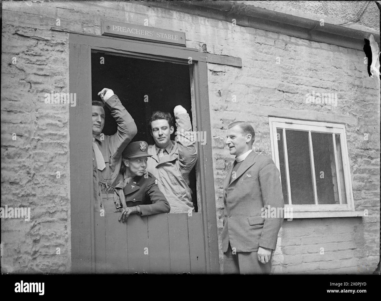 AMERICAN SOLDIERS VISIT WESLEY S CHAPEL BRISTOL GLOUCESTERSHIRE american-soldiers-visit-wesley-s-chapel-bristol-gloucestershire