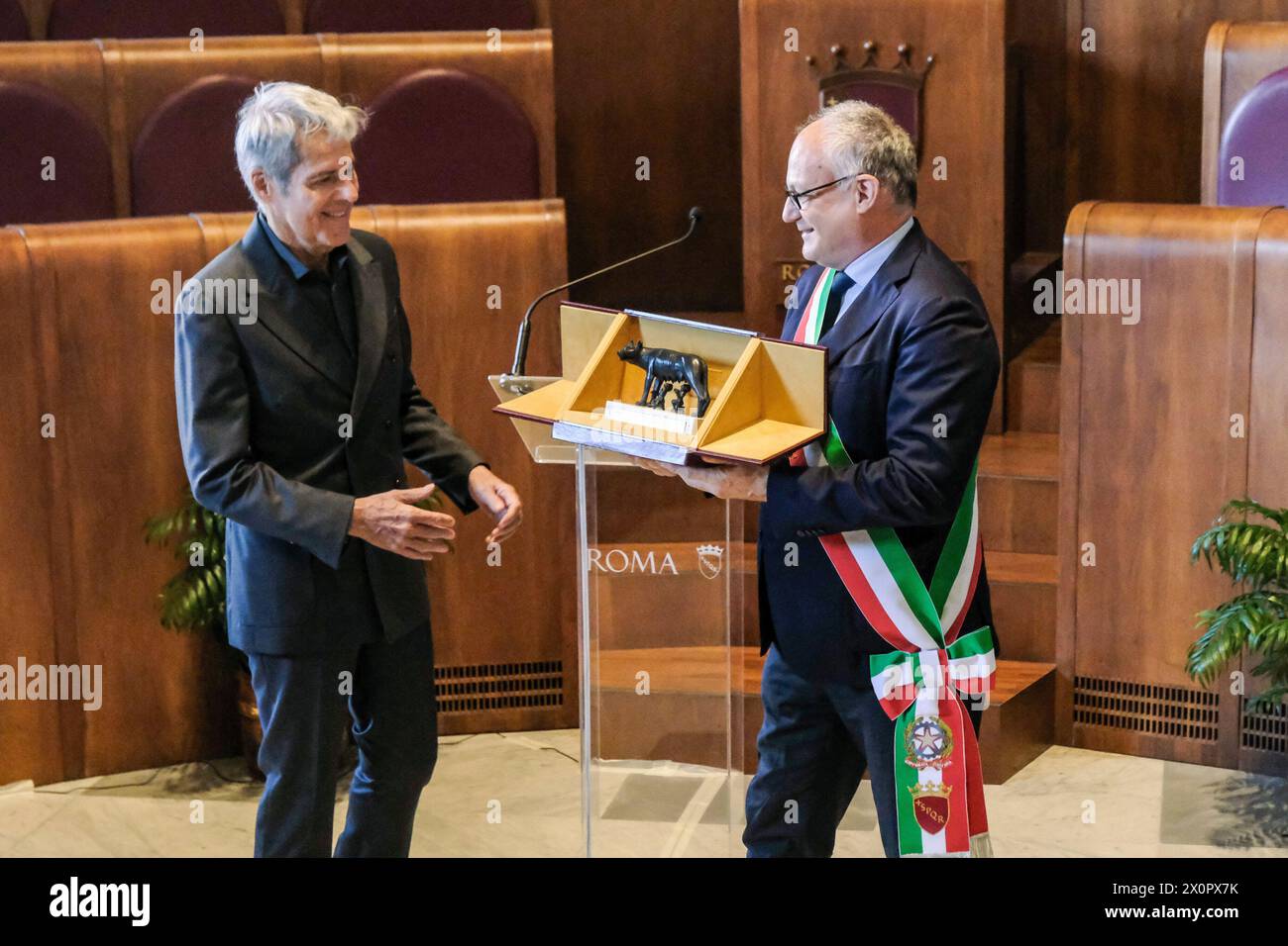roma-italia-13th-apr-2024-il-sindaco-roberto-gualtieri-consegna-la