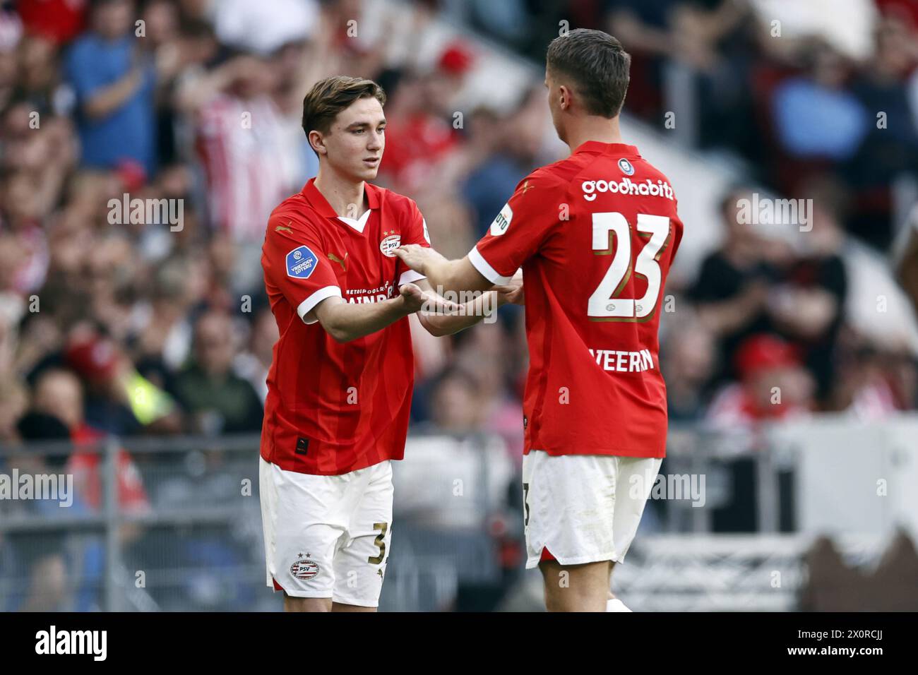 EINDHOVEN (lr) Tygo Land of PSV Eindhoven, Joey Veerman of PSV