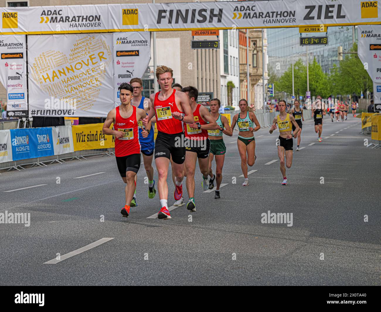  Foto zu ADAC Marathon Hannover 2024 R5K-Tour Lauf *** ADAC Marathon Hannover 