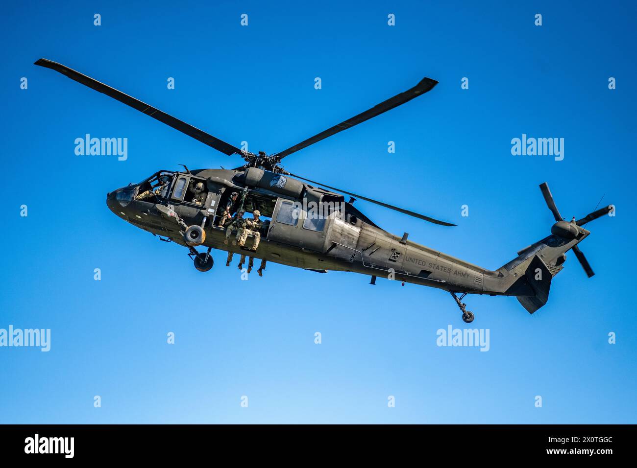 2024 Best Ranger Competition competitors arrive in a UH-60 Blackhawk ...
