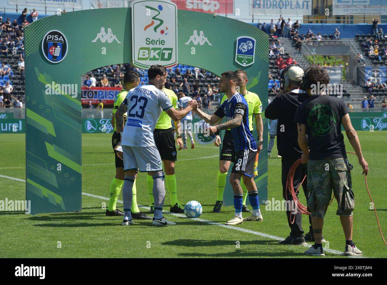 Today in S.S. Lazio History: October 11, 1987: Lazio Cremonese 1-0. An  afternoon game played under floodlights and suspended for ten minutes is  decided by a Monelli winner.  [https://www.laziostories.com/post/october-11-1987-lazio-cremonese-1-0](https  ..., image size:1300x956
