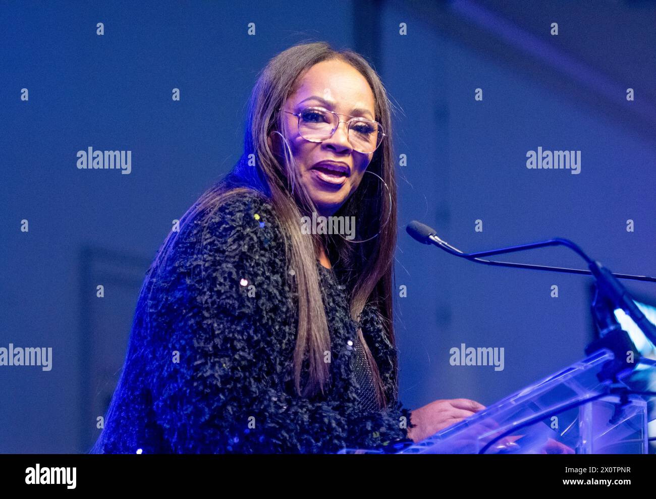 Wdas Host Jody watley grammy awards hi-res stock photography and images - Alamy