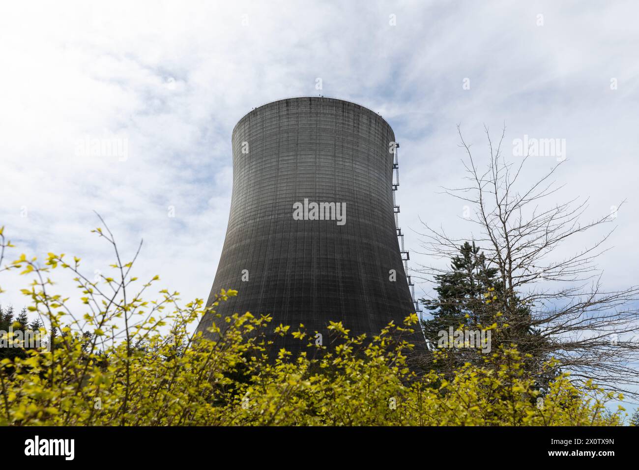 Sat Sp Cooling tower of the decommissioned Satsop Nuclear Power Plant looms ...