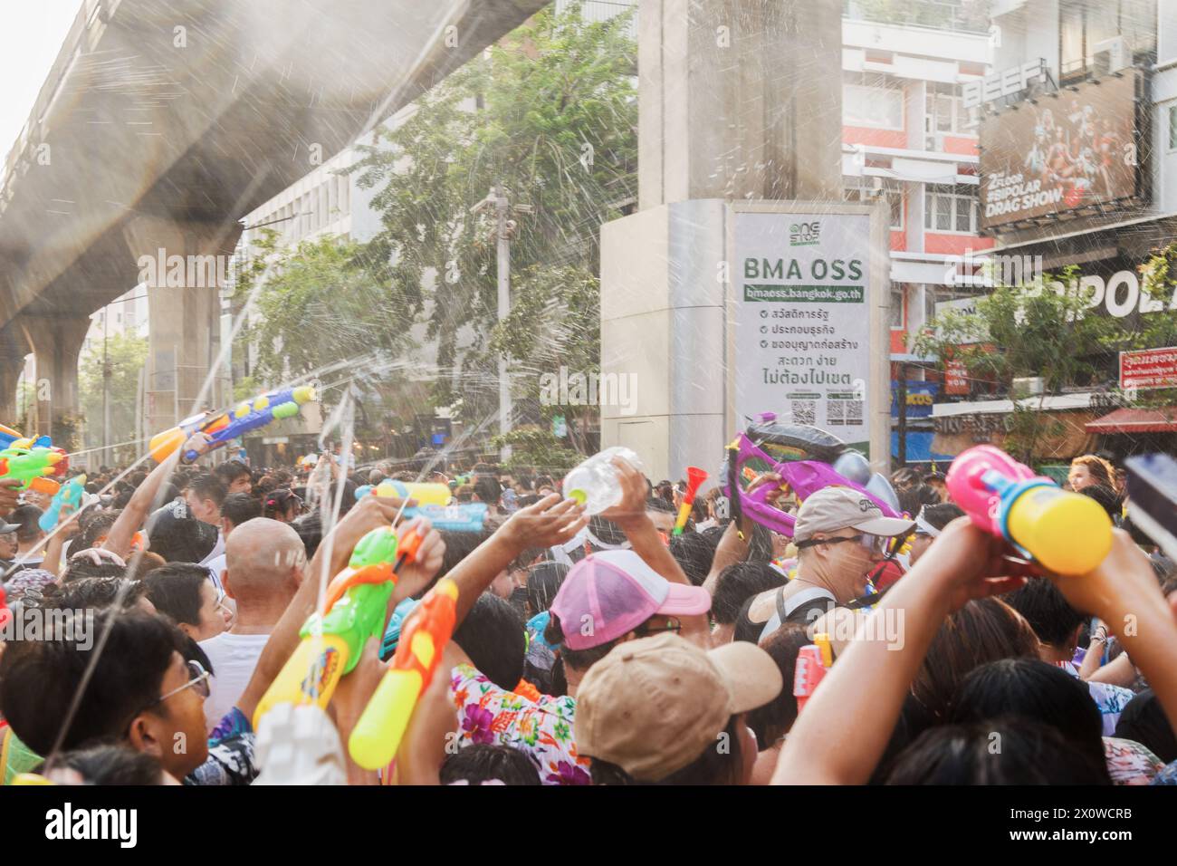Songkran World Biggest Water Festival People Come To Travel Most