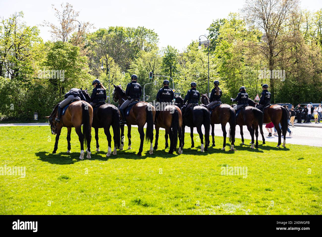 Cavalry demonstrations hi-res stock photography and images - Alamy