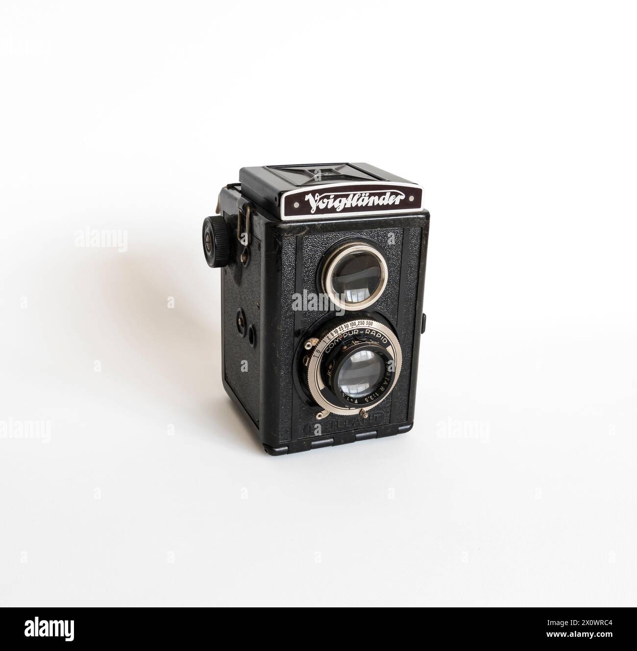 Voigtlander Brillant V6 twin lens reflex camera Stock Photo - Alamy