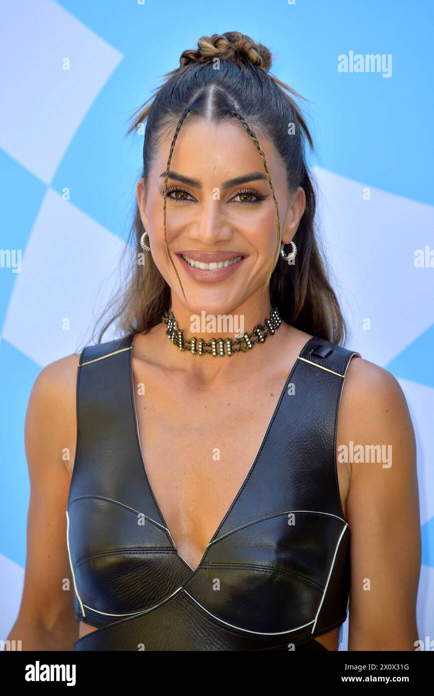 Camila Coelho beim 7. Revolve Festival 2024 für Fashion, Music und(01)