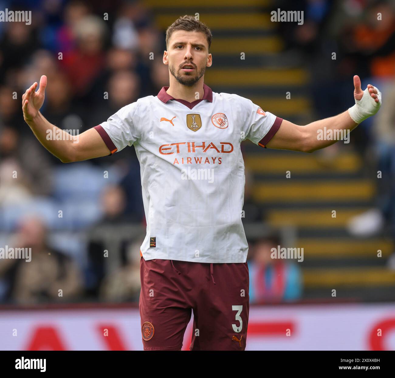 London, UK. 06th Apr, 2024 - Crystal Palace v Manchester City - Premier League - Selhurst Park.                                                                      Ruben Dias in action against Crystal Palace.                                    Picture Credit: Mark Pain / Alamy Live News Stock Photo