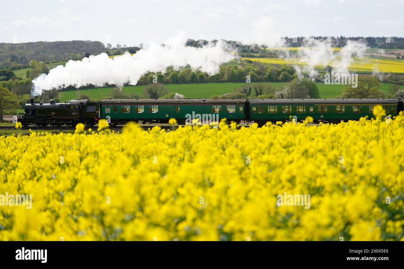 British Railways Ivatt Class 2MT Tank Engine number 41312 travels along ...