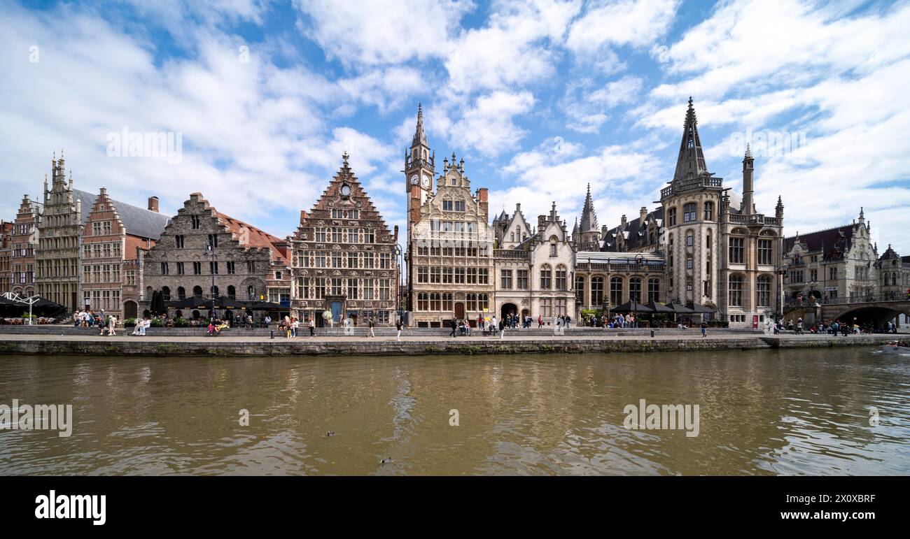 Gent, Gracht des alten Hafens, Graslei mit Bürgerhäusern Stock Photo