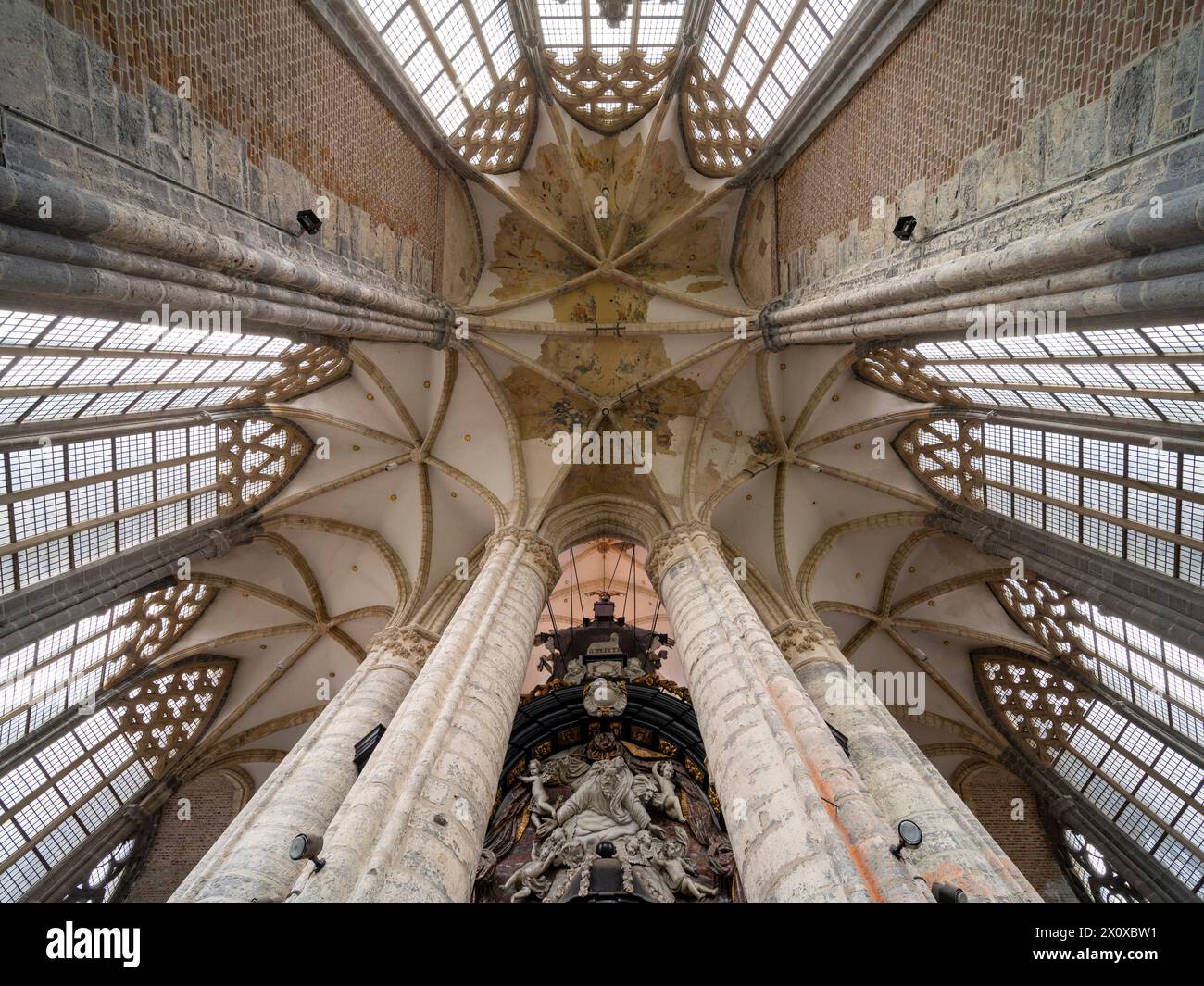 Gent, Sint-Niklaaskerk, Sankt Nikolaus, Blick ins Gewölbe des Chorumgangs Stock Photo